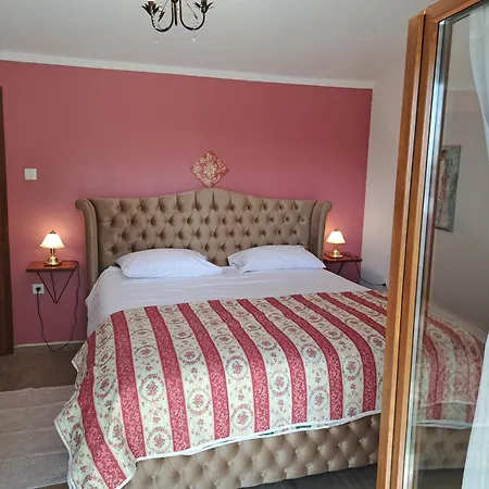 Pineta Nyaraló Gračišče